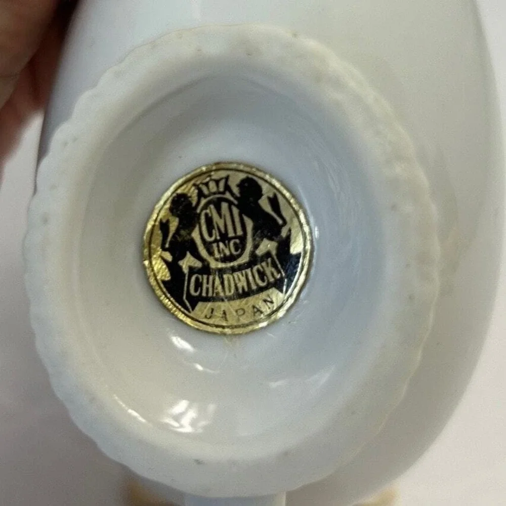 Vintage 1967 Chadwick-Miller Aladdin's Lamp White Porcelain Gold Trim Japan‎ Oil